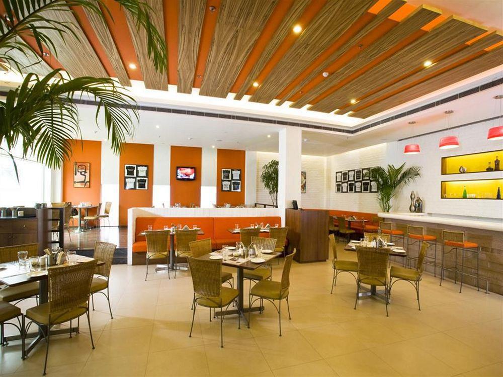 Lemon Tree Hotel, East Delhi Mall, Kaushambi Ghaziabad Restoran gambar